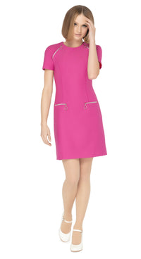 Our stunning fitted sixties dress in knock ‘em dead fuchsia. Functional front pockets keeping your hands free and matching retro loop zip shoulder detailing for attentive to style continuity. The short sleeves and rounded neck provide a comfortable and flattering fit.